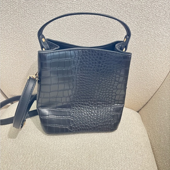 AOTA ELENA Black Croc-Embossed Vegan Bucket Bag - Picture 3 of 5